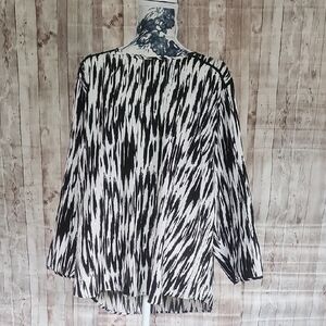 Investments Graphic Size 2X MSRP $59.00 Black & White Brush Stroke Print